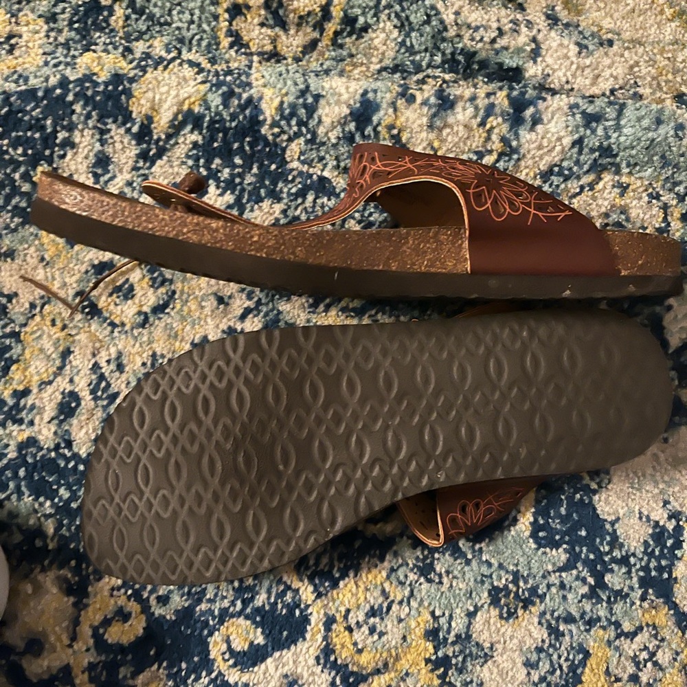 Brown comfy sandals!